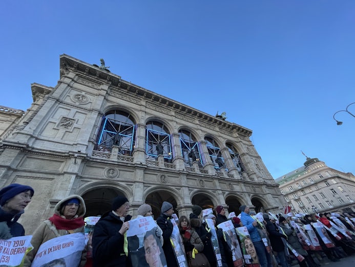 Bring them Home Now Staatsoper