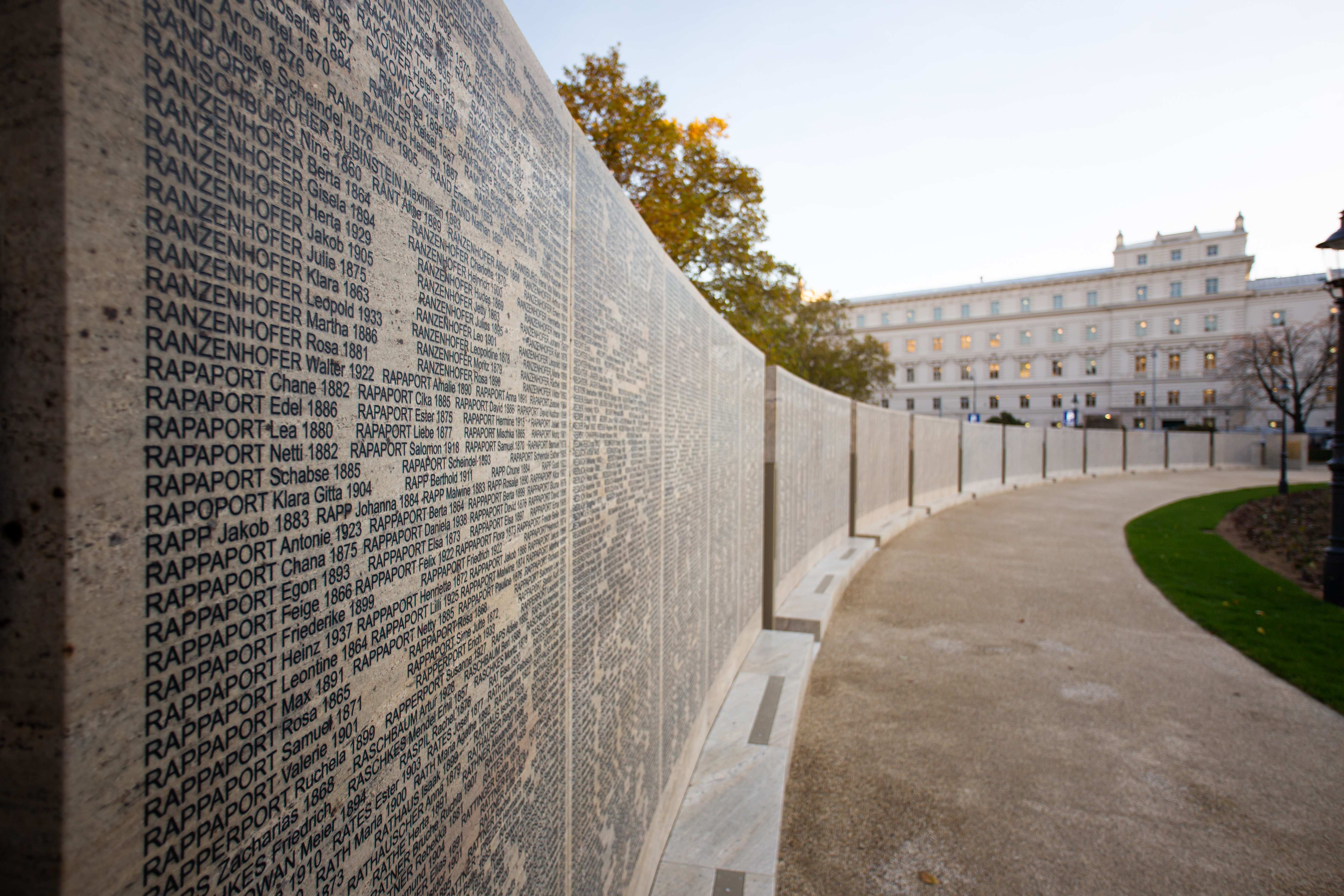 918 b5 dcb f83 c 4 e8 c 8 e30 81 d e06 b770 f4